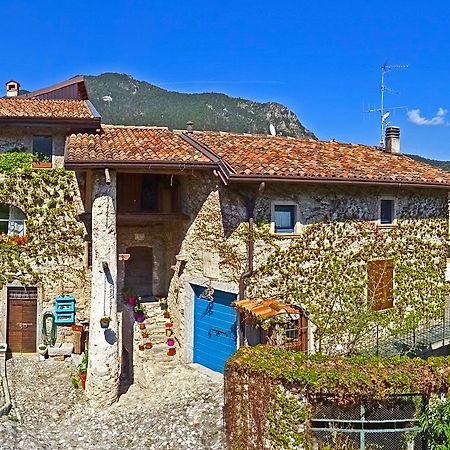 Rustico Colonna House By Gardadomusmea Apartment Vesio Luaran gambar